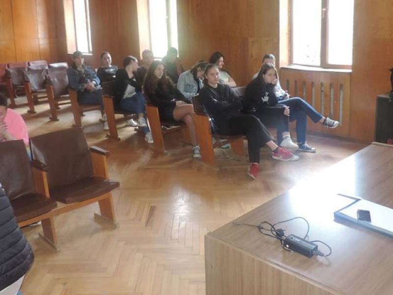 ,,დამოუკიდებელ ბავშვთა და სტუდენტთა გაერთიანების“ მორიგი შეხვედრა გაიმართა